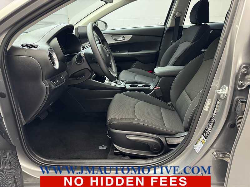 Used 2023 Kia Forte LXS w/ LXS Technology Package FWD image 12