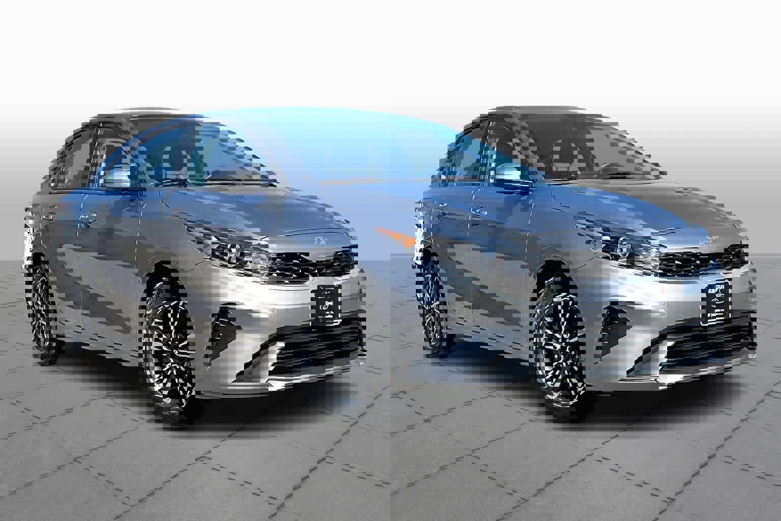 Used 2022 Kia Forte LXS image 3