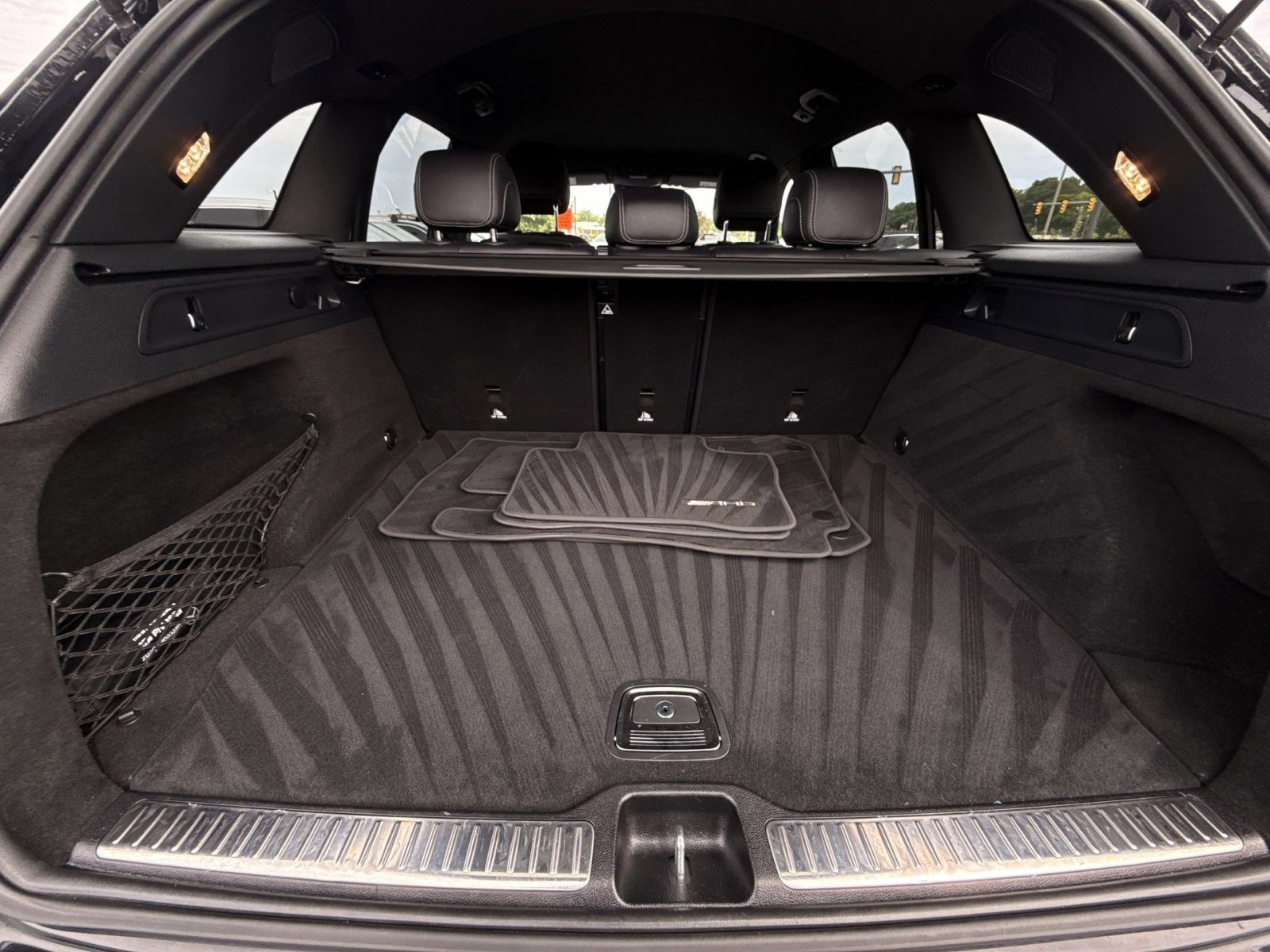 Used 2022 Mercedes-Benz GLC 300 4MATIC w/ AMG Line image 27