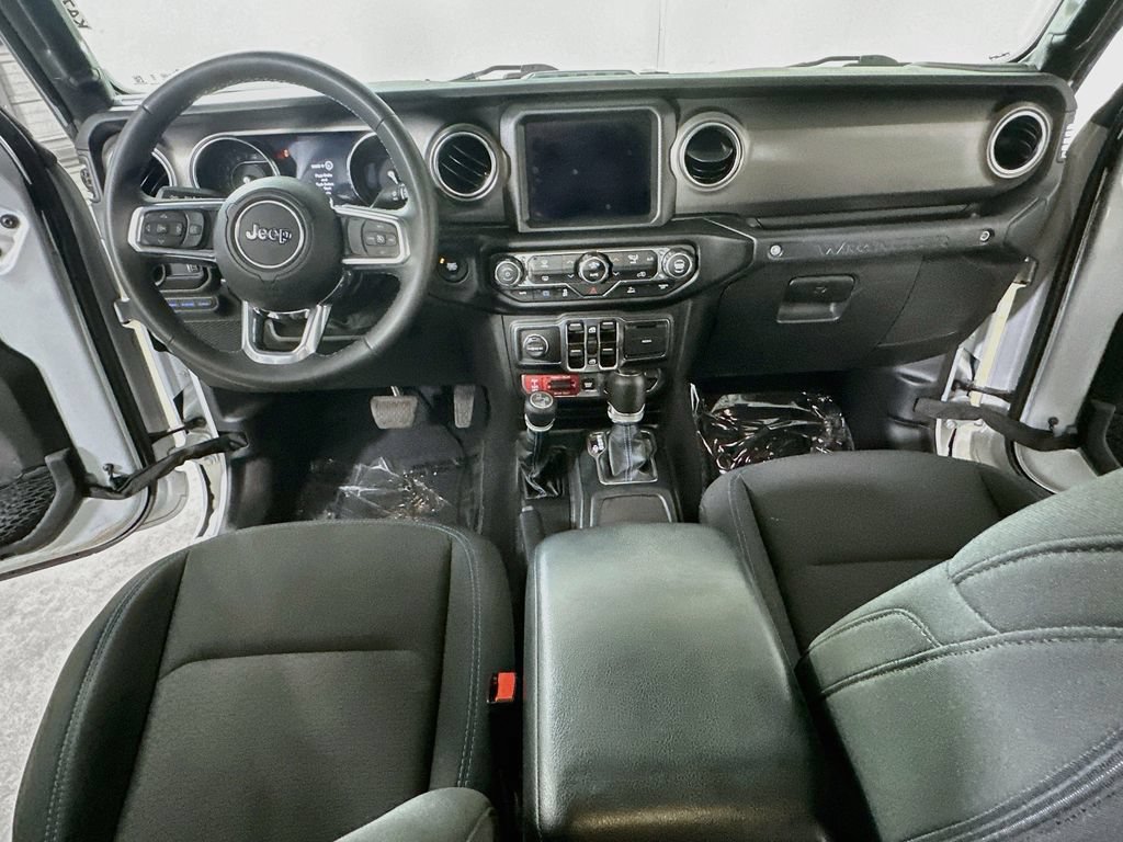 Used 2023 Jeep Wrangler Unlimited Rubicon 4xe AWD/4WD image 17