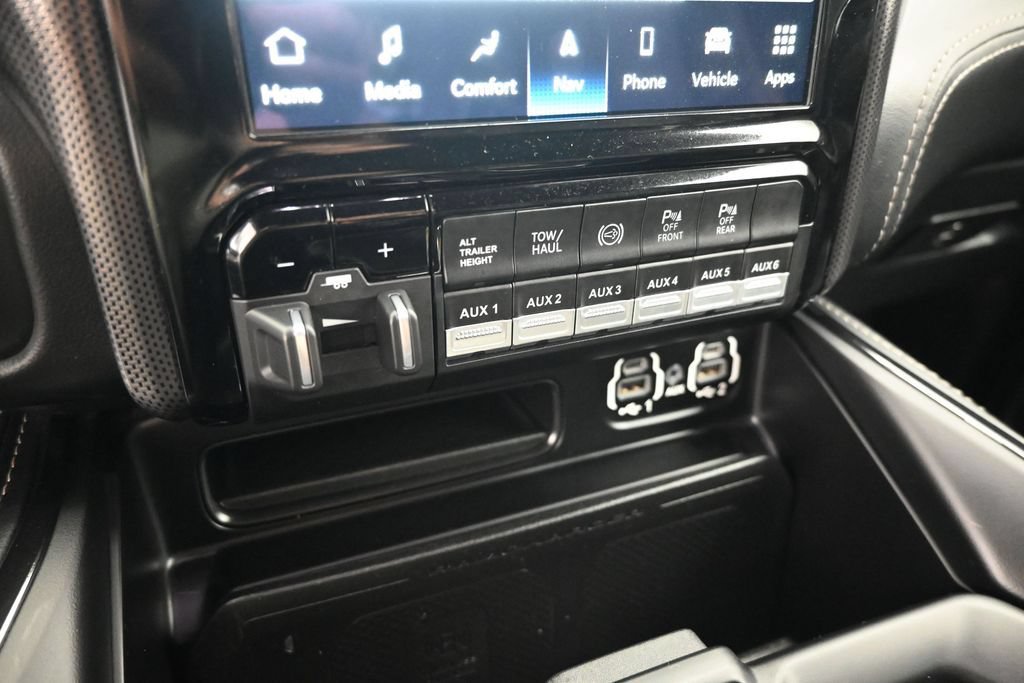 Used 2022 RAM 3500 Limited w/ Night Edition AWD/4WD image 24