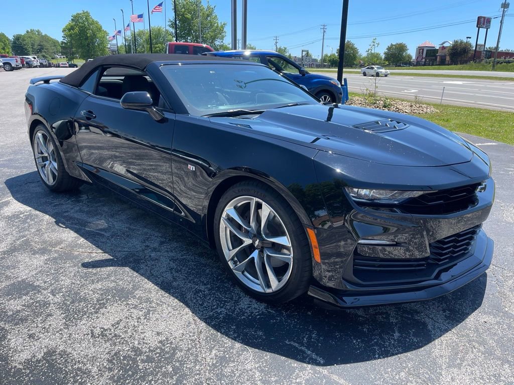 Used 2023 Chevrolet Camaro SS RWD image 2
