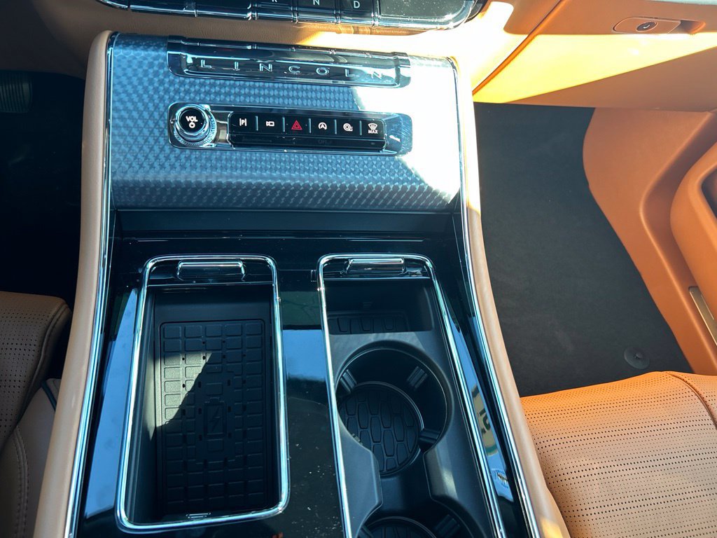 New 2027 Lincoln Aviator Black Label w/ Jet Appearance Package AWD/4WD image 17
