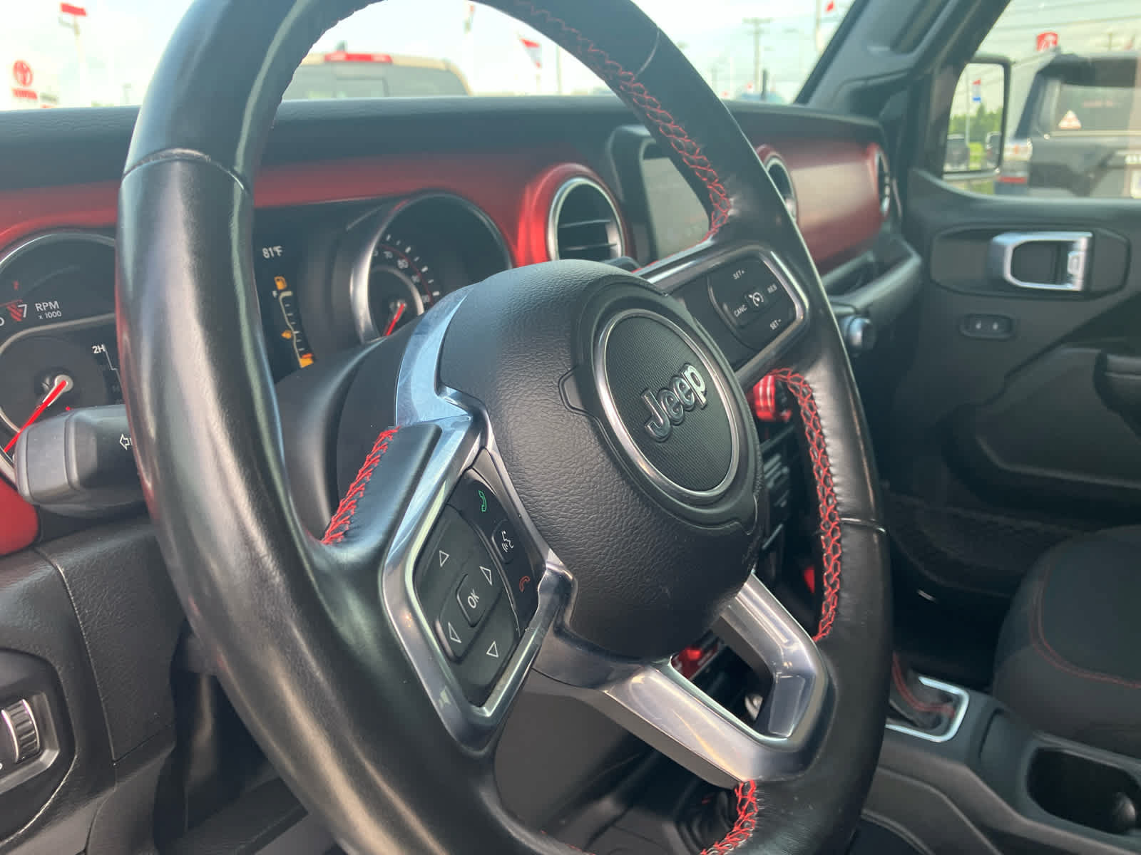 Used 2022 Jeep Gladiator Rubicon w/ Cold Weather Group AWD/4WD image 9