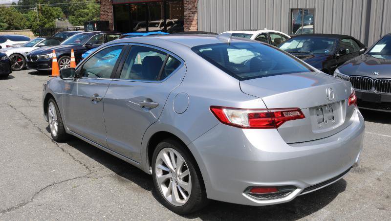 Used 2017 Acura ILX FWD image 5