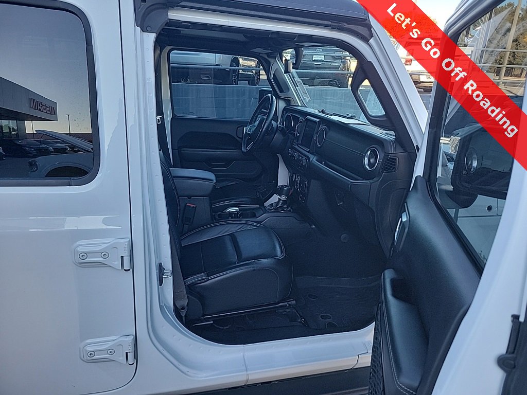 Used 2020 Jeep Gladiator Overland image 16