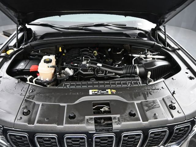 Used 2022 Jeep Grand Cherokee Limited image 42