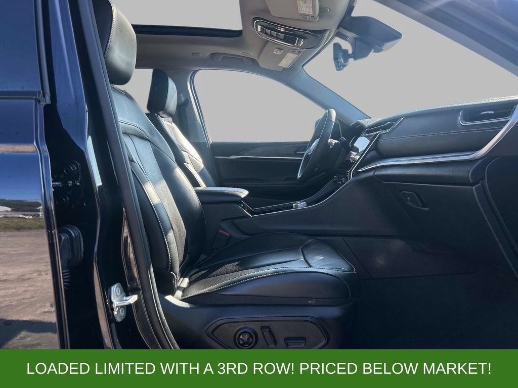 Used 2023 Jeep Grand Cherokee L Limited w/ Luxury Tech Group II AWD/4WD image 18