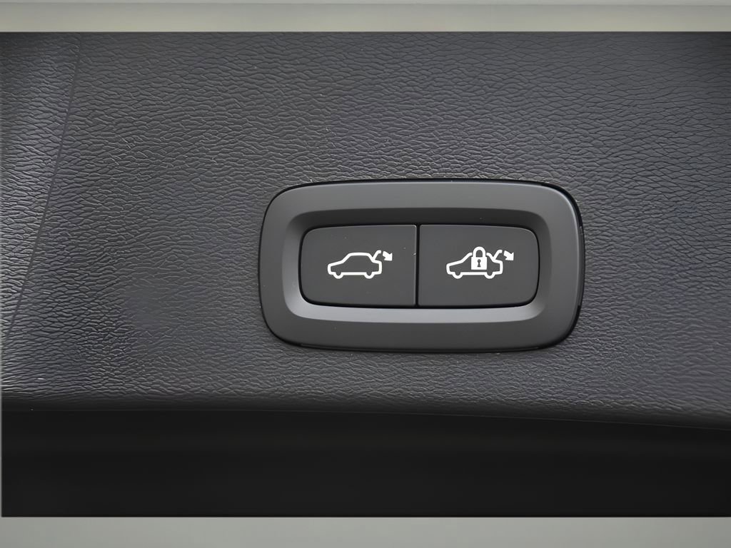 New 2026 Volvo XC40 B5 Plus w/ Protection Package Premier image 26