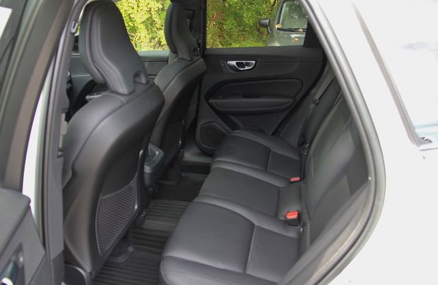 Used 2023 Volvo XC60 B5 Plus w/ Protection Package Premier image 28