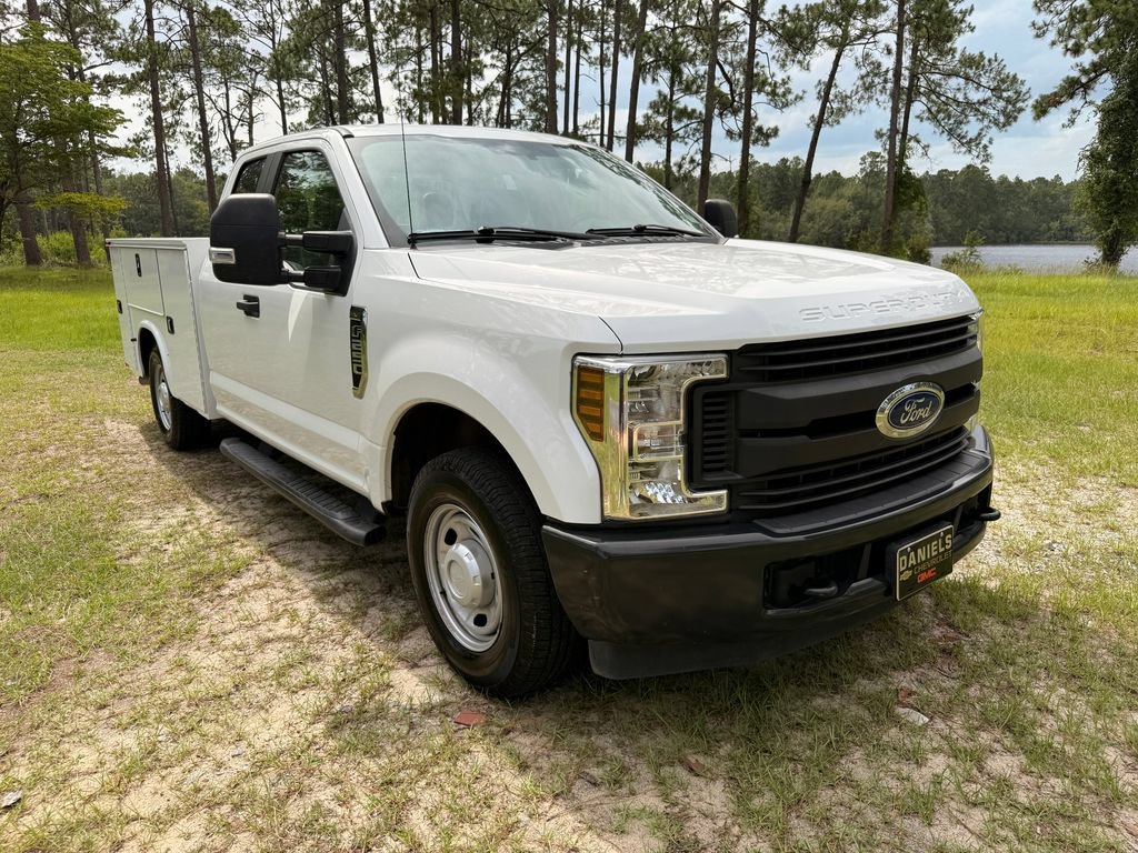 Used 2019 Ford F250 XL w/ Power Equipment Group RWD image 8