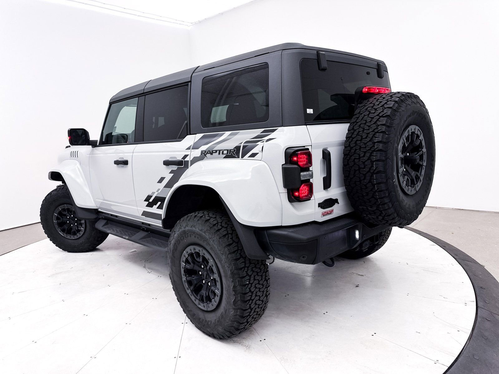 Used 2024 Ford Bronco Raptor AWD/4WD image 17