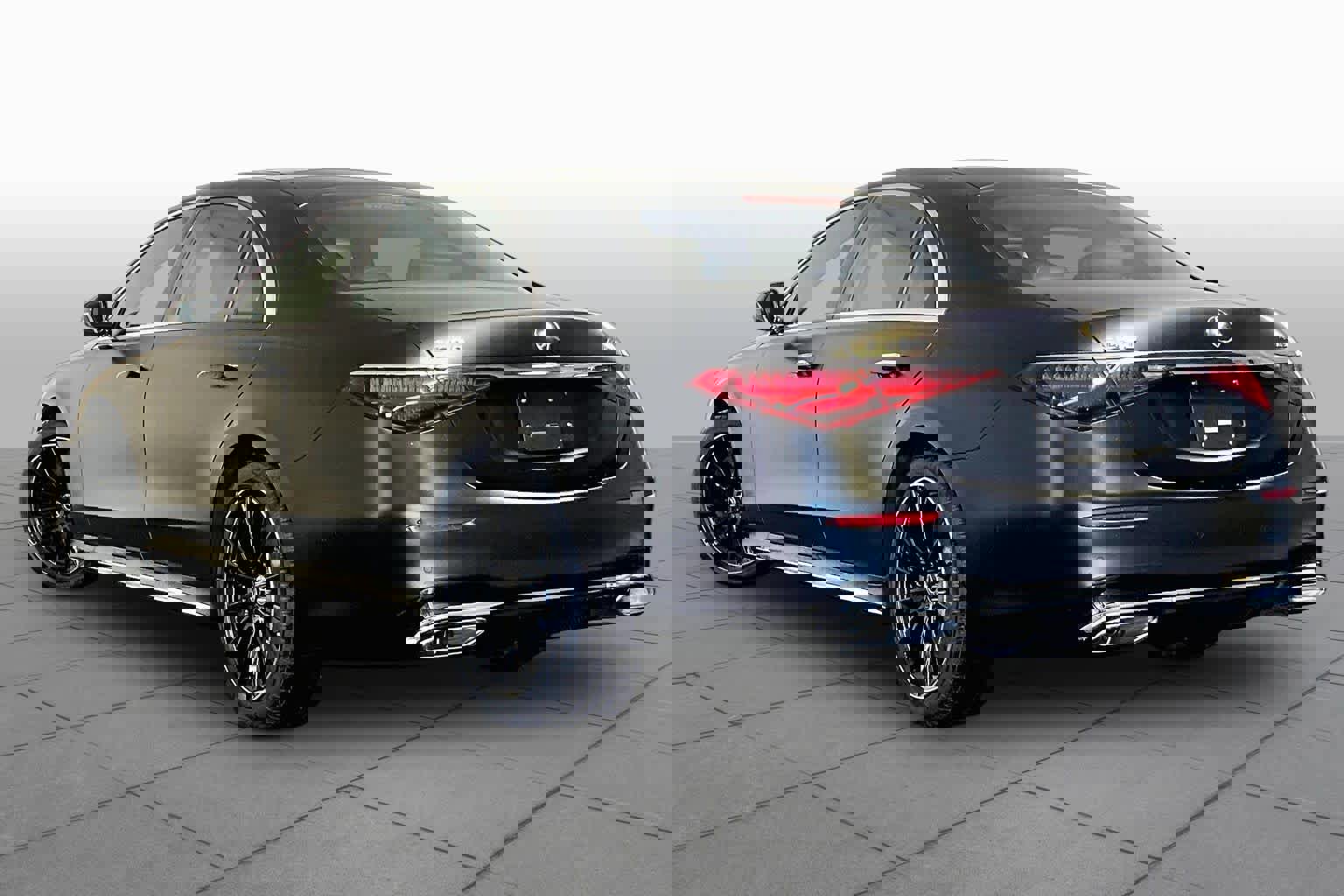 New 2026 Mercedes-Benz S 580 4MATIC Sedan image 3