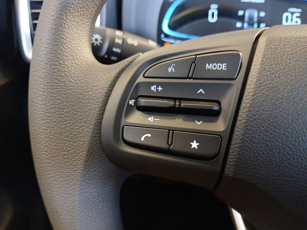 New 2026 Hyundai Venue SE FWD image 16