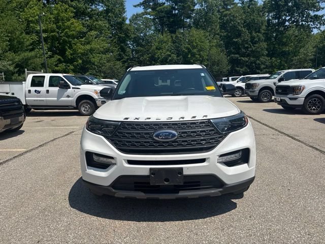 Used 2023 Ford Explorer XLT w/ Equipment Group 202A AWD/4WD image 2