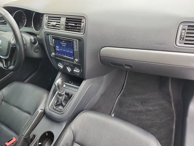 Used 2017 Volkswagen Jetta SE image 27
