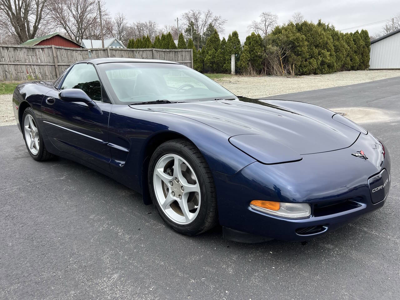 Used 2001 Chevrolet Corvette Coupe w/ Preferred Equipment Group1 image 3
