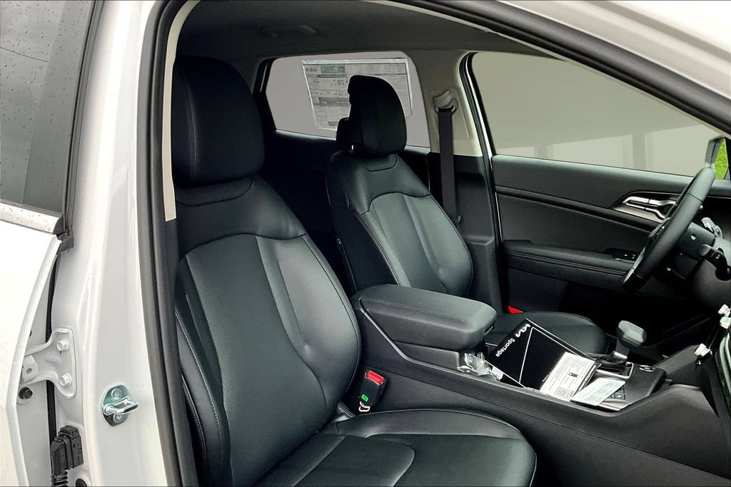 New 2026 Kia Sportage EX FWD image 10