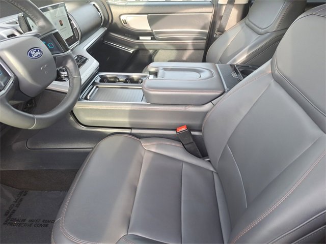 Certified 2025 Ford Expedition Active image 24