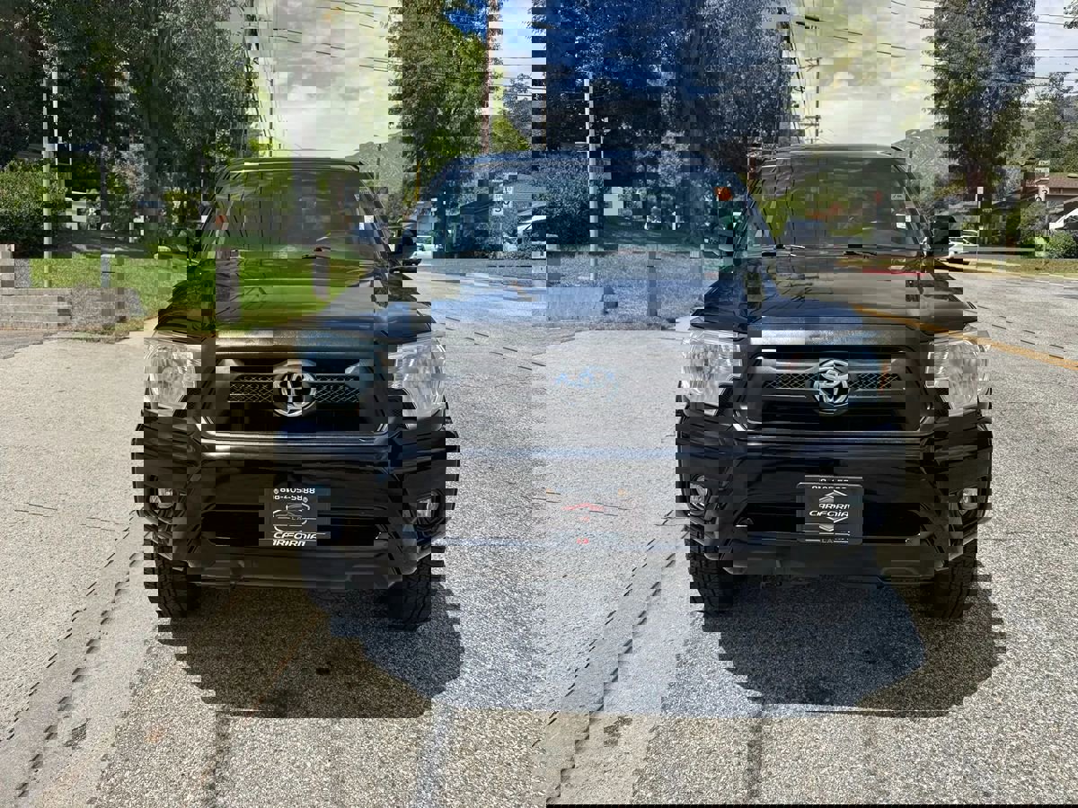 Used 2013 Toyota Tacoma PreRunner w/ SR5 Pkg RWD image 2