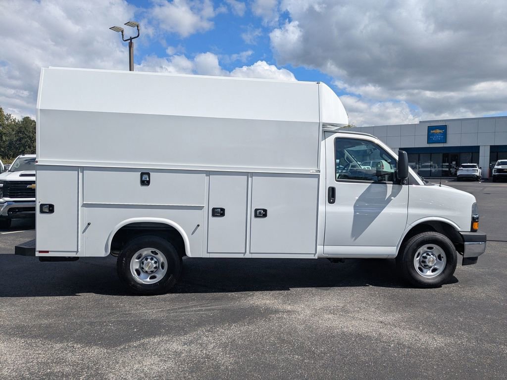 New 2025 Chevrolet Express 3500 w/ Power Convenience Package image 5