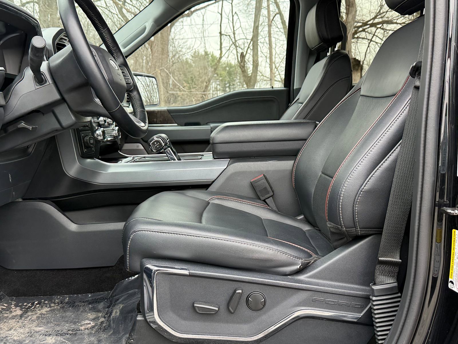 Used 2023 Ford F150 Lariat w/ Trailer Tow Package image 16