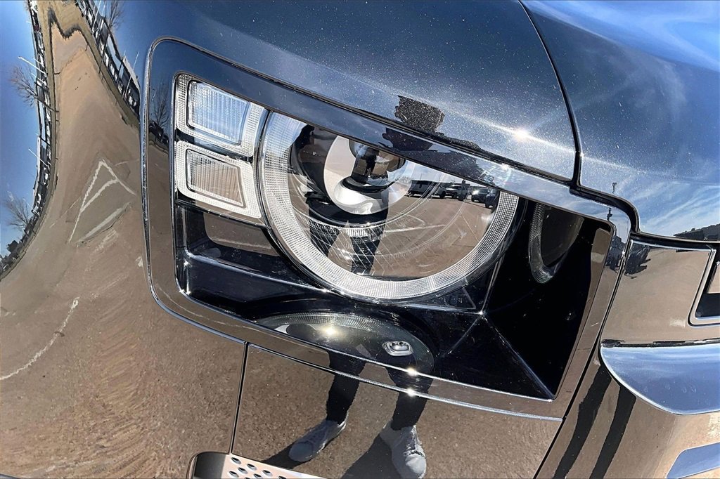 Certified 2025 Land Rover Defender 110 S image 30