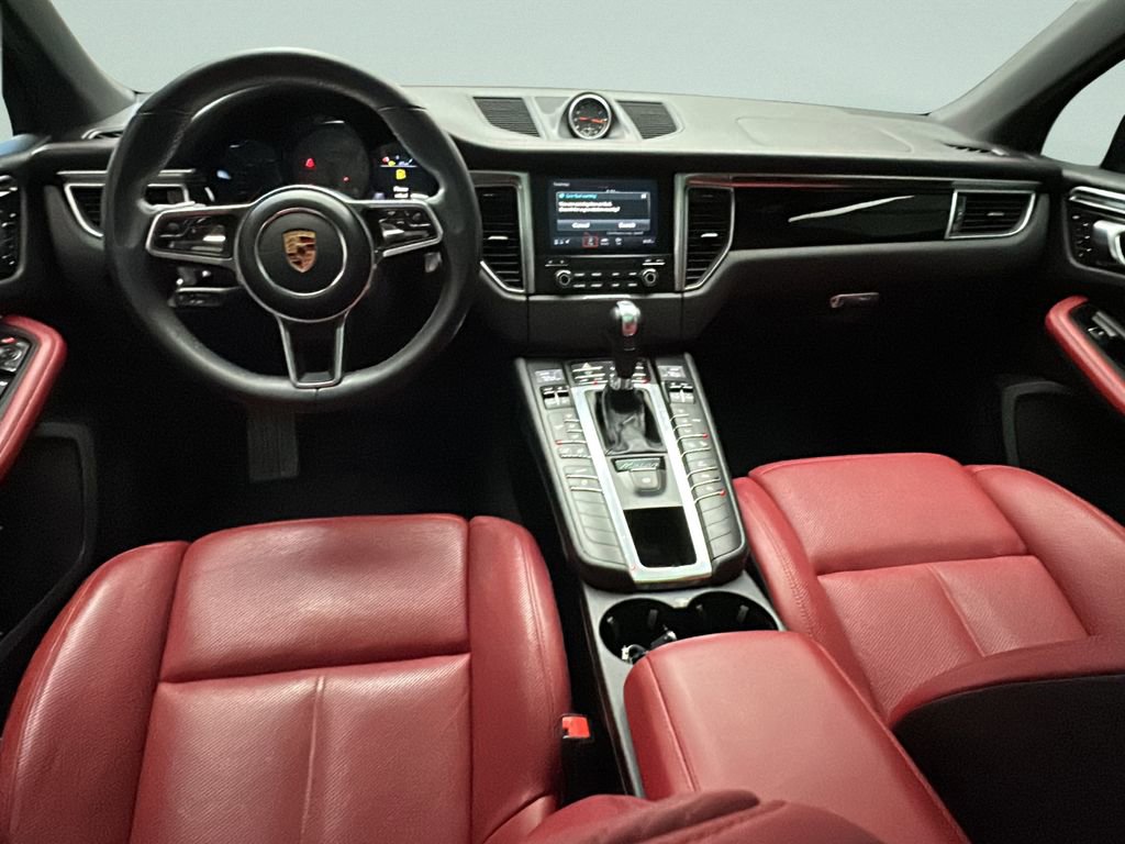 Used 2018 Porsche Macan S image 22