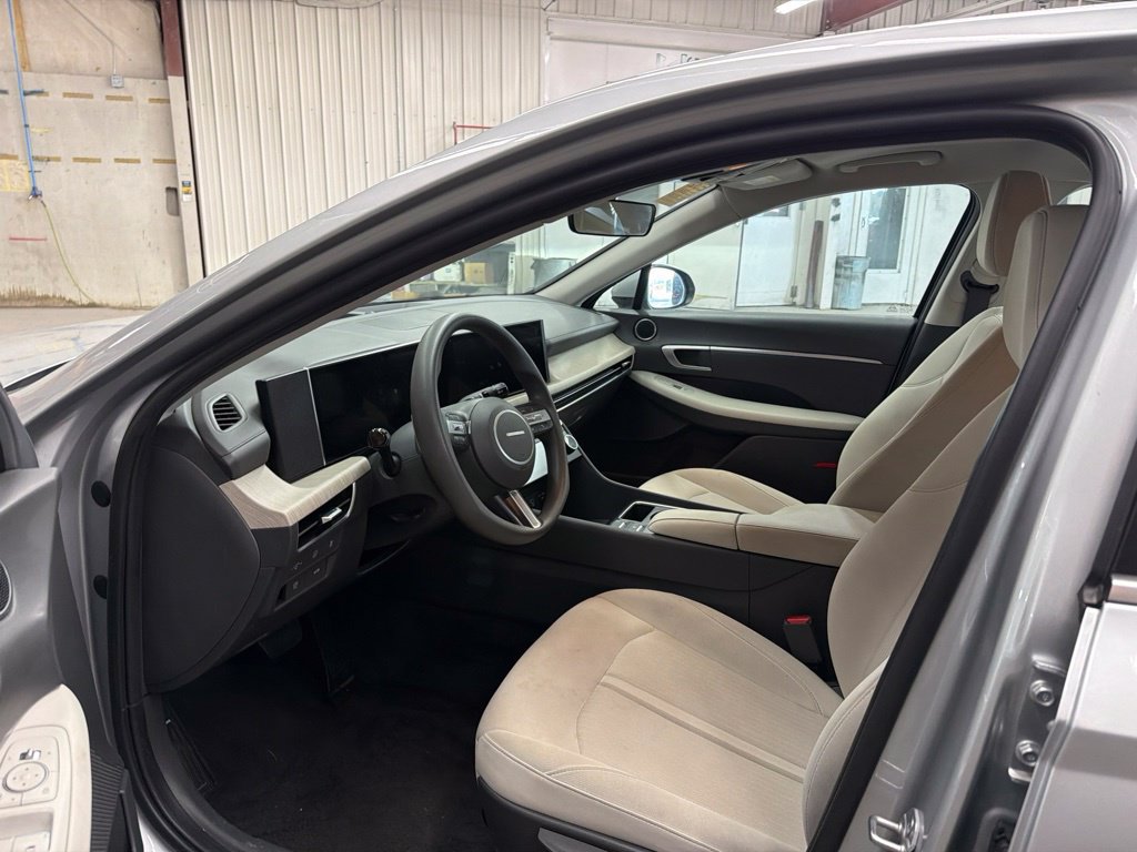 Used 2026 Hyundai Sonata Blue FWD image 17