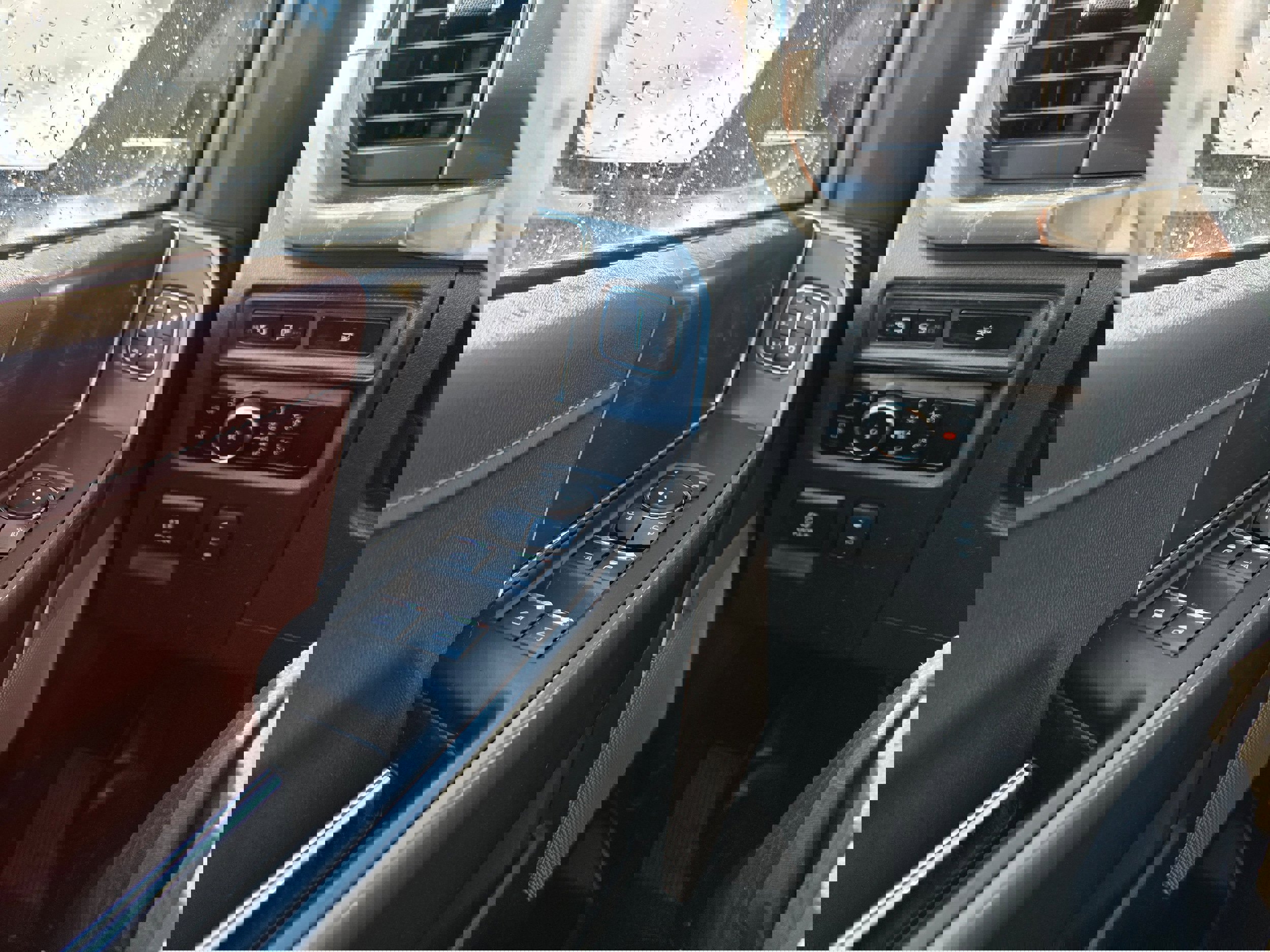 Certified 2023 Ford F150 Lariat w/ Equipment Group 502A High image 18