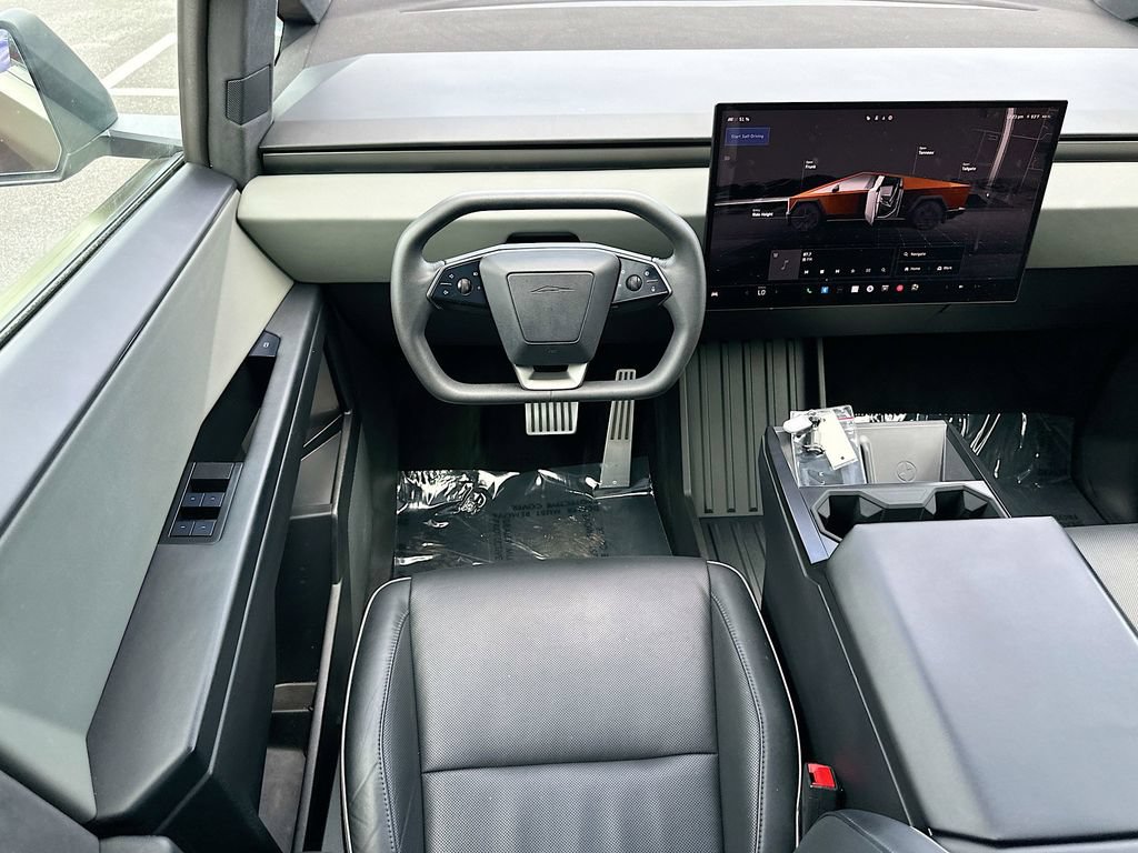 Used 2024 Tesla Cybertruck AWD Crew Cab image 21