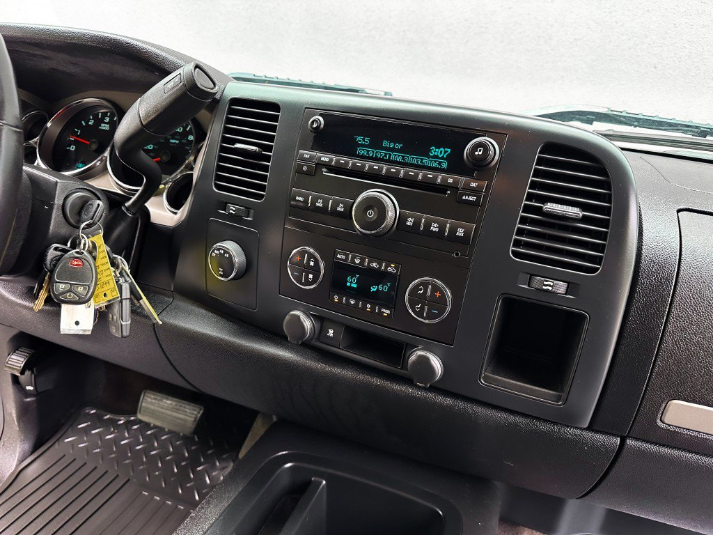 Used 2009 Chevrolet Silverado 1500 LT w/ Power Pack Plus AWD/4WD image 27