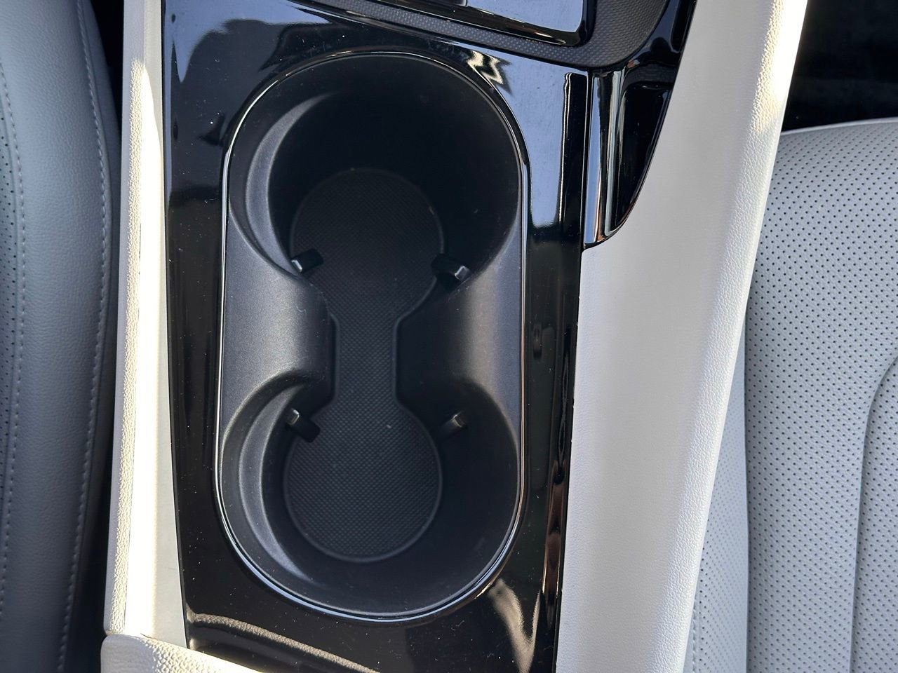 Certified 2025 Hyundai Elantra Limited image 37