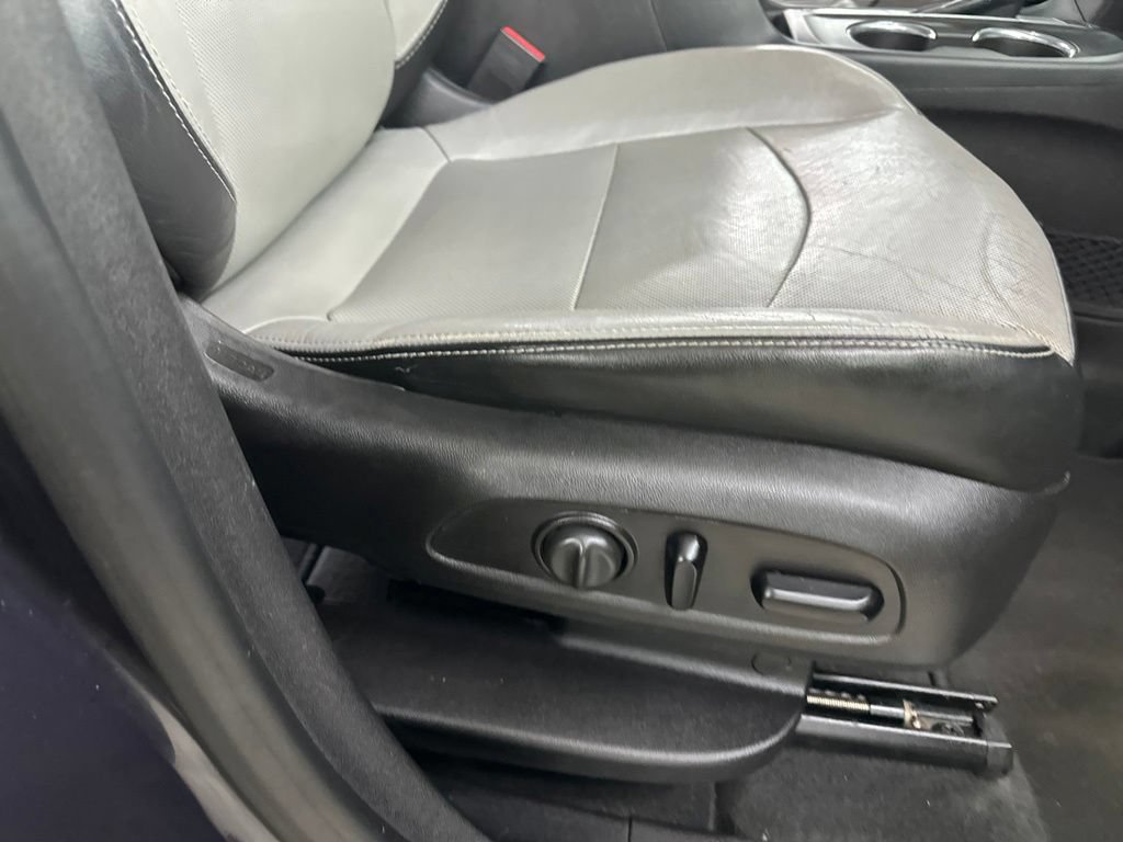 Used 2018 Chevrolet Equinox Premier AWD/4WD image 21