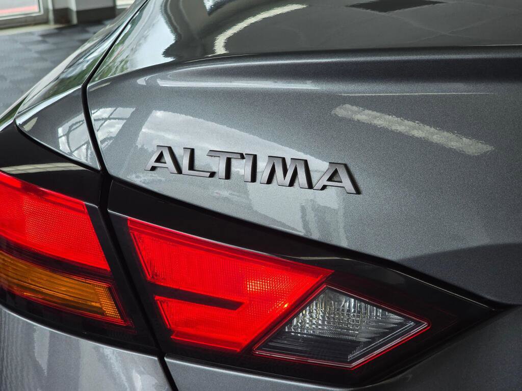 Used 2023 Nissan Altima 2.5 SV image 14