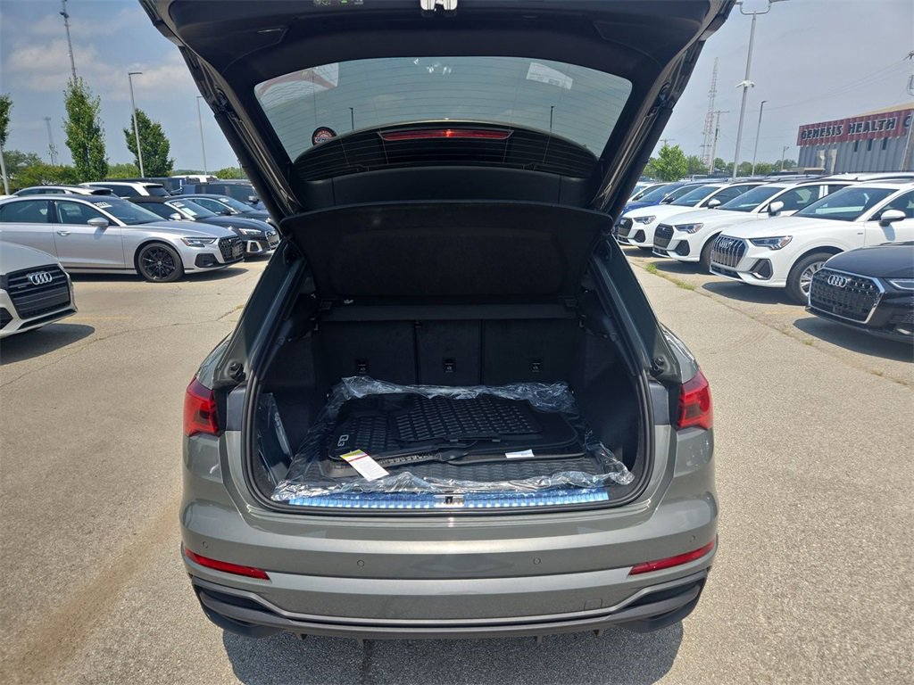 New 2025 Audi Q3 2.0T Premium image 24