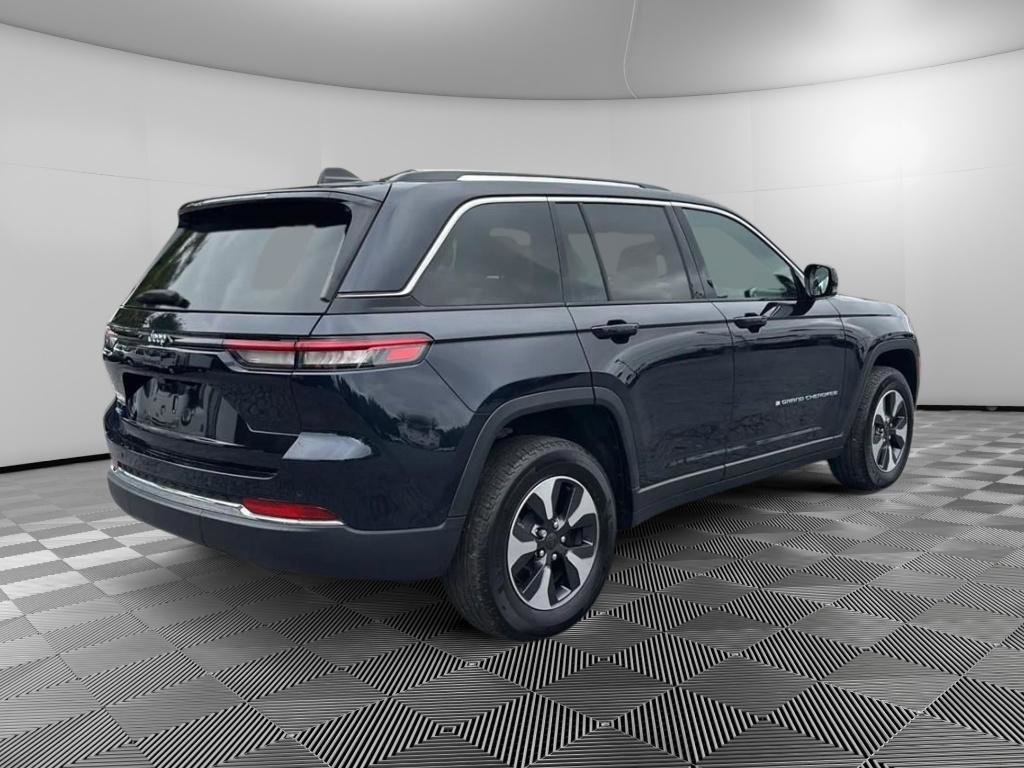 Used 2023 Jeep Grand Cherokee 4WD 4xe image 4