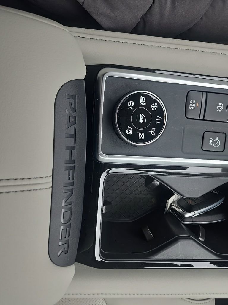 New 2026 Nissan Pathfinder SL AWD/4WD image 23