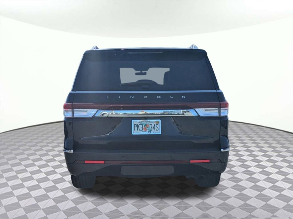 Used 2022 Lincoln Navigator Reserve image 4