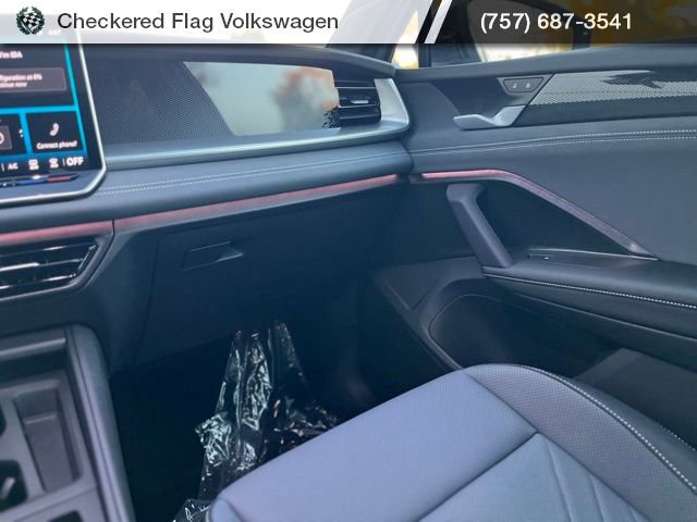 New 2026 Volkswagen Tiguan SE R-Line image 30