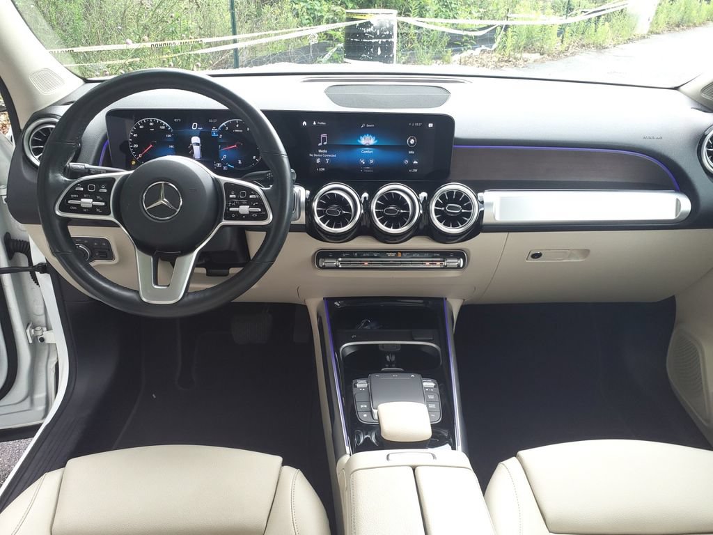 Certified 2023 Mercedes-Benz GLB 250 4MATIC w/ Premium Package image 21