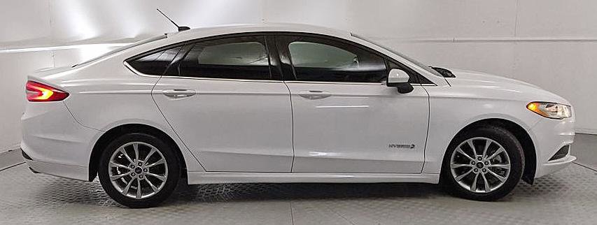 Used 2017 Ford Fusion S image 2