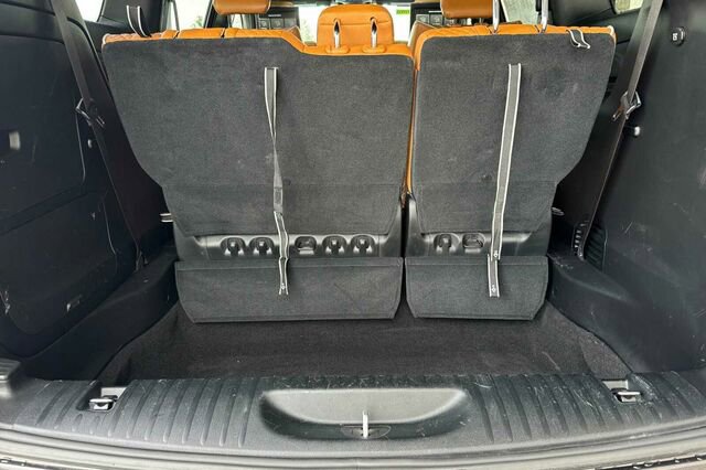 Used 2023 Chrysler Pacifica Pinnacle FWD image 17