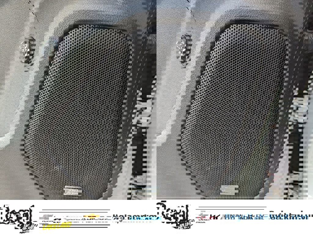 Used 2018 GMC Acadia SLT image 19