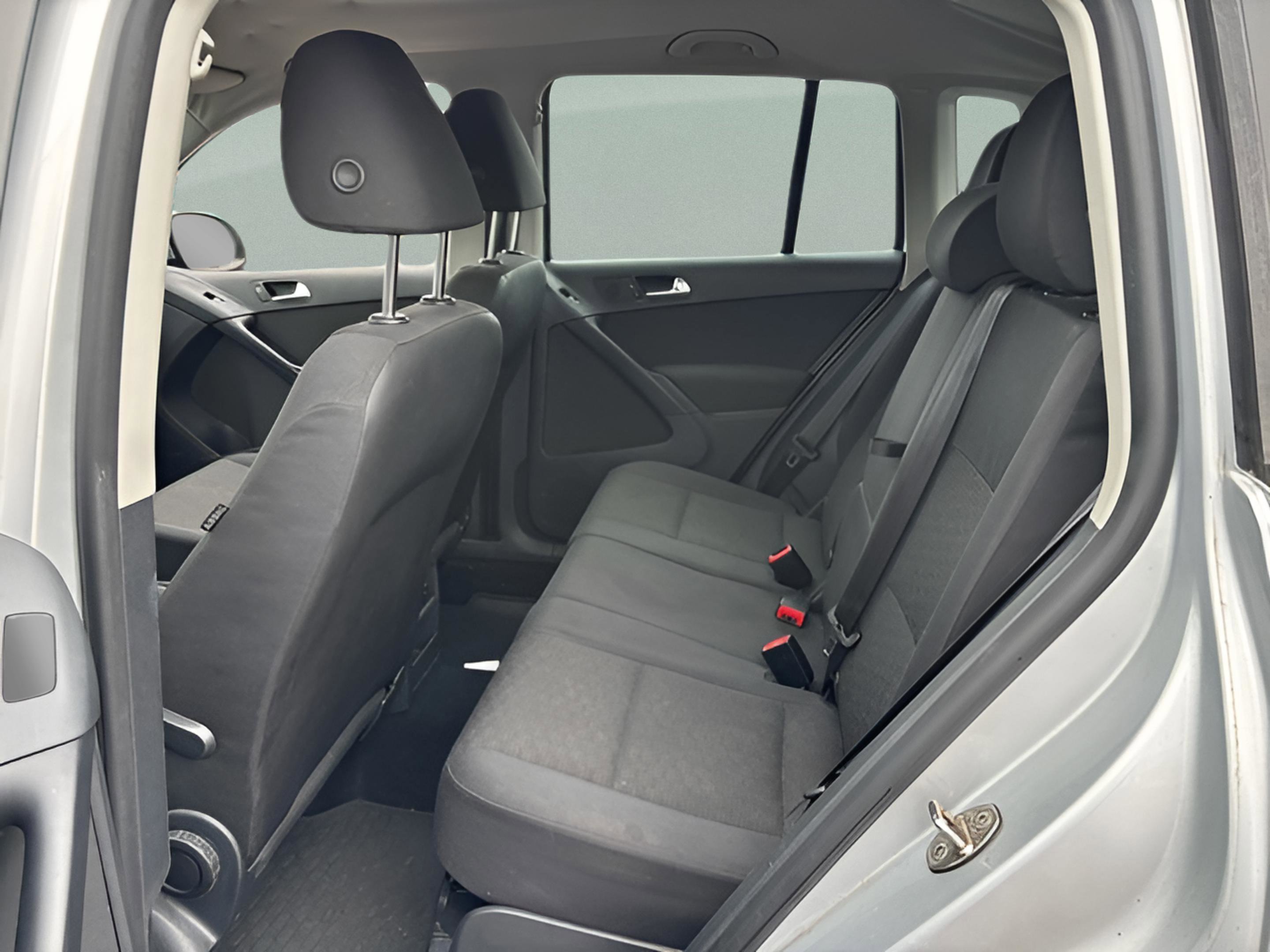 Used 2013 Volkswagen Tiguan S image 10