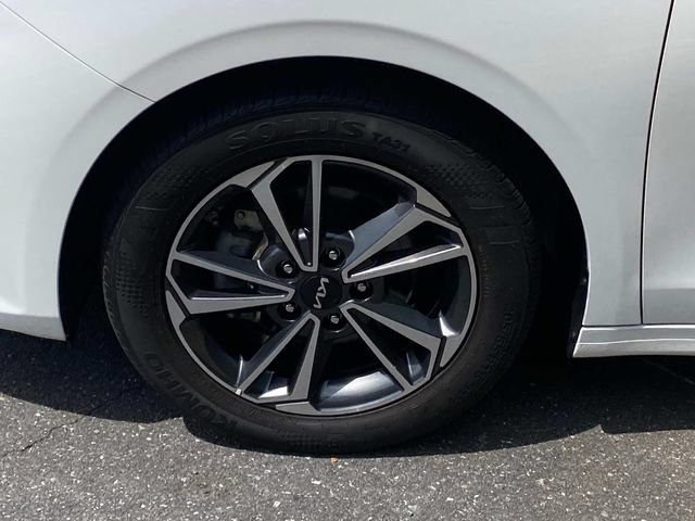 Used 2023 Kia Forte LXS w/ LXS Technology Package FWD image 6