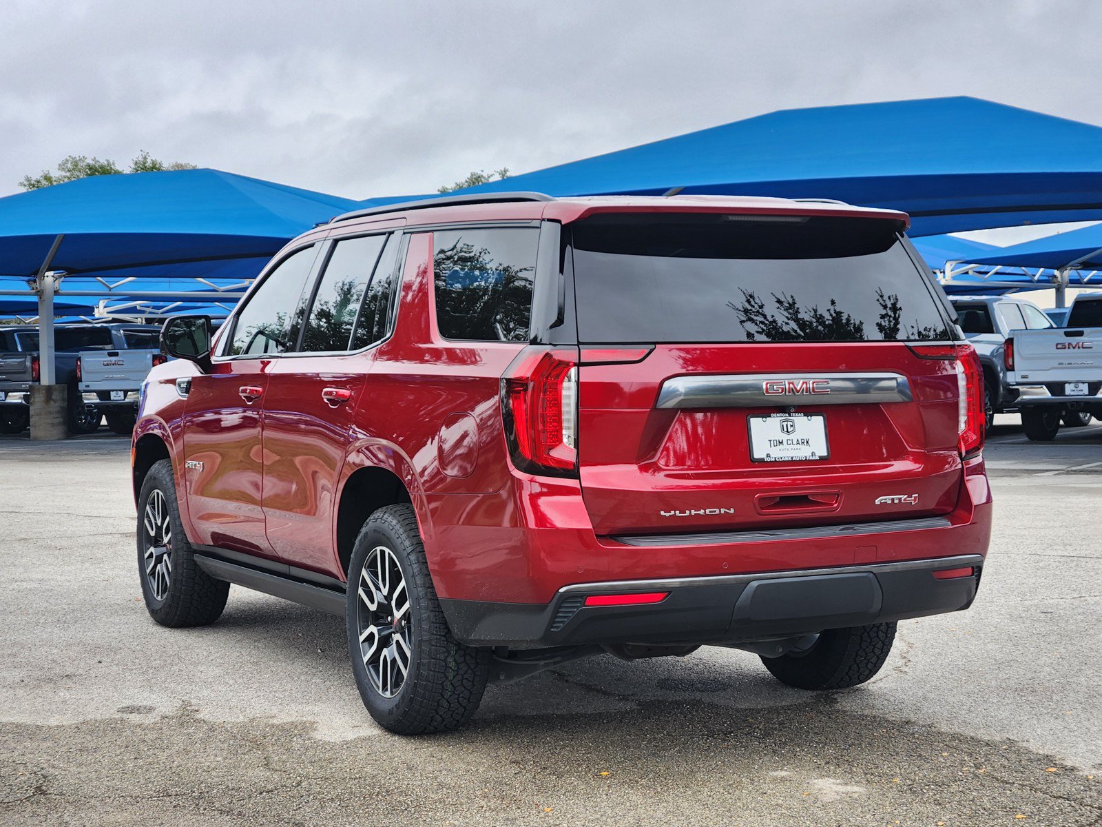 Used 2021 GMC Yukon AT4 w/ AT4 Premium Plus Package AWD/4WD image 4