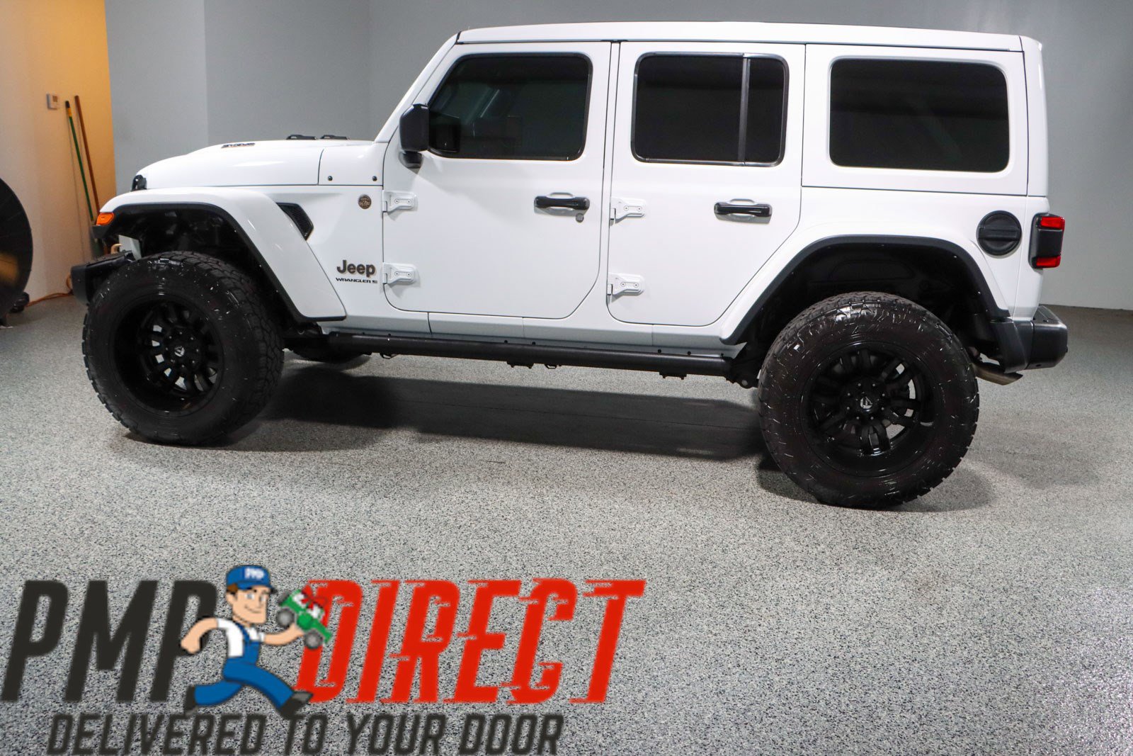 Used 2023 Jeep Wrangler Unlimited Rubicon 392 w/ Trailer Tow Package image 10