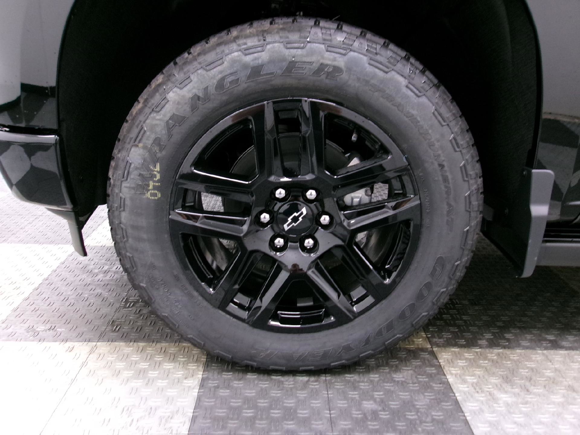 New 2026 Chevrolet Silverado 1500 High Country w/ Midnight Edition image 16