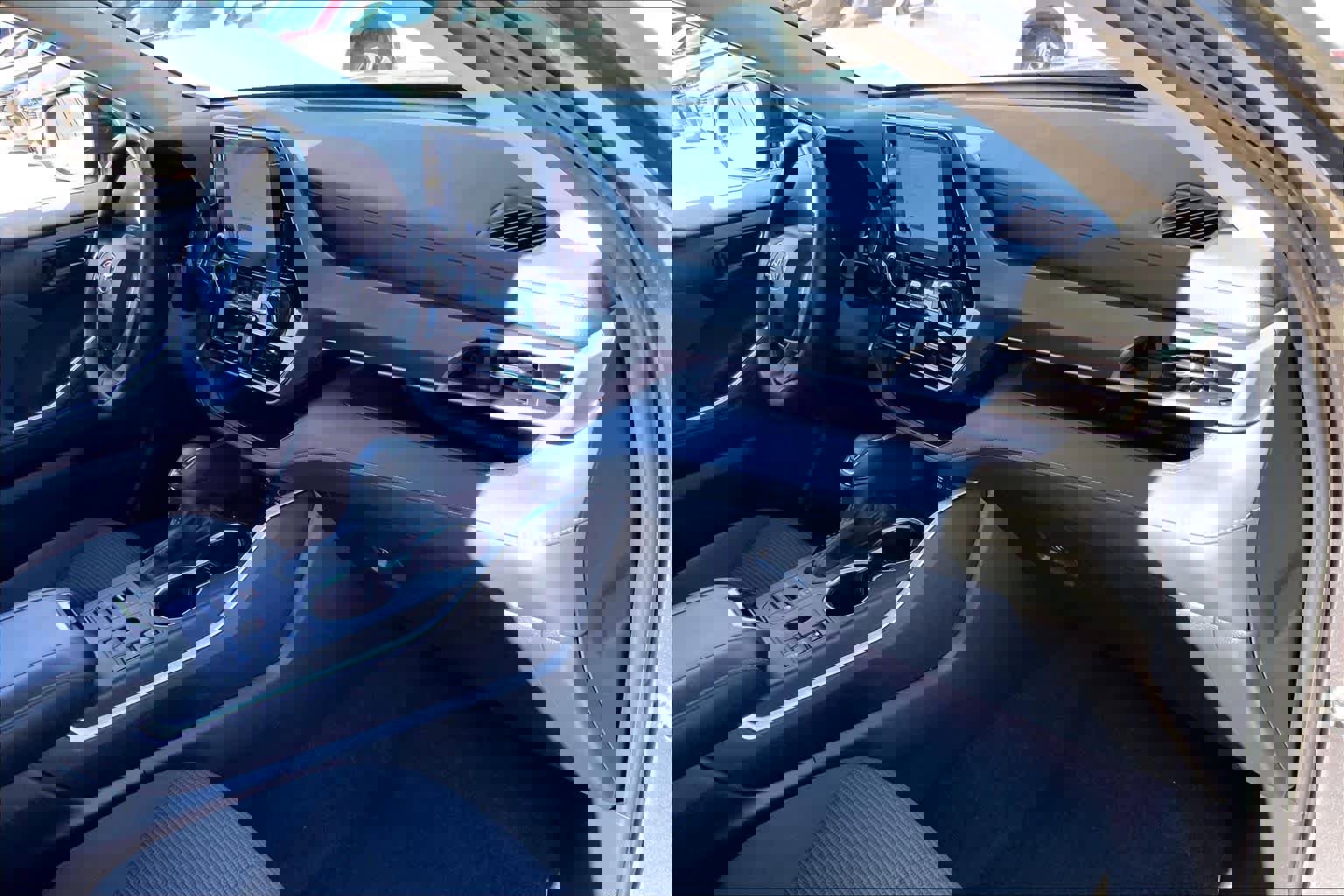 Used 2024 Toyota Highlander LE image 19